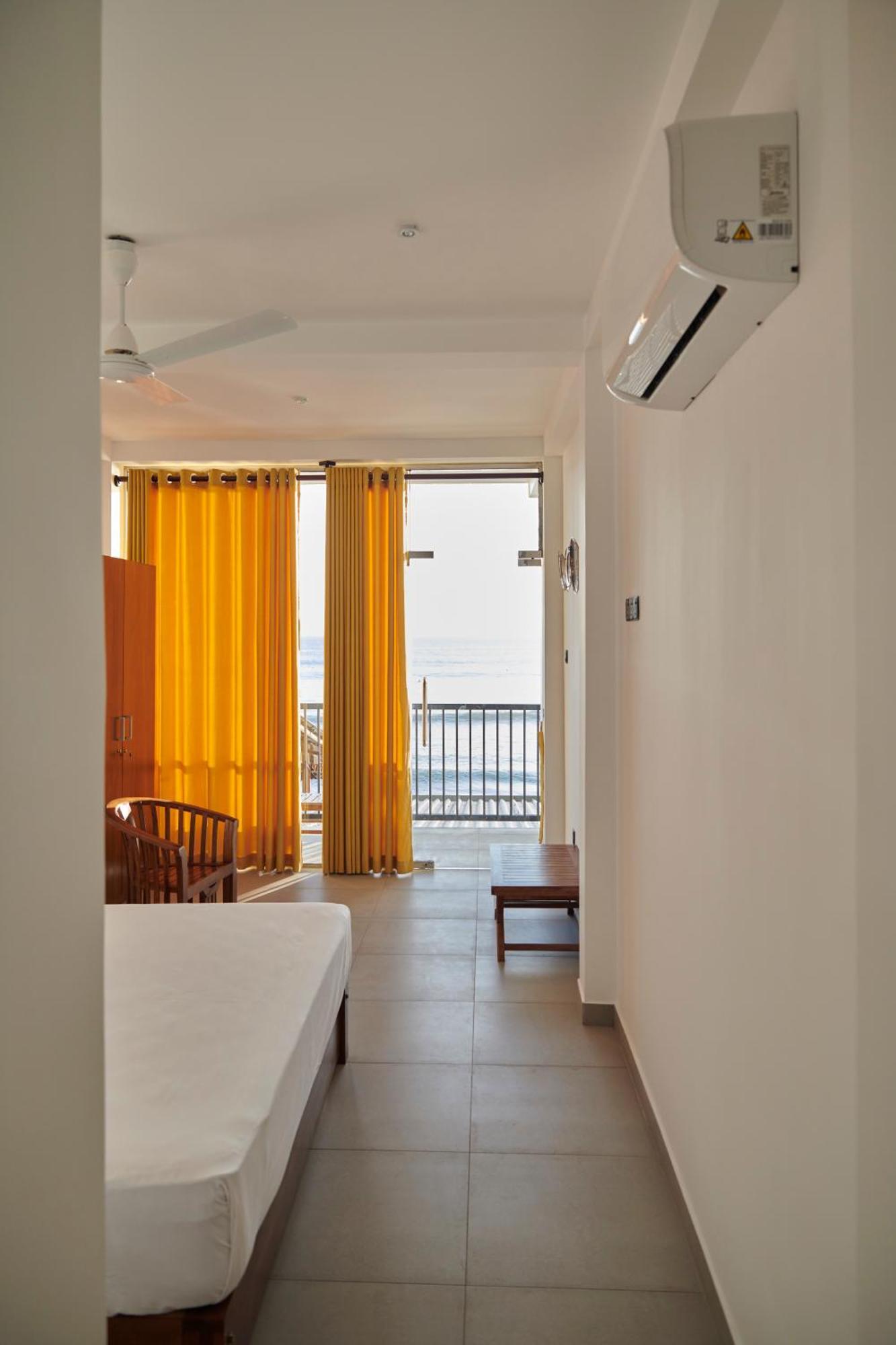 Kings Bay Beach Resort 高尔 外观 照片