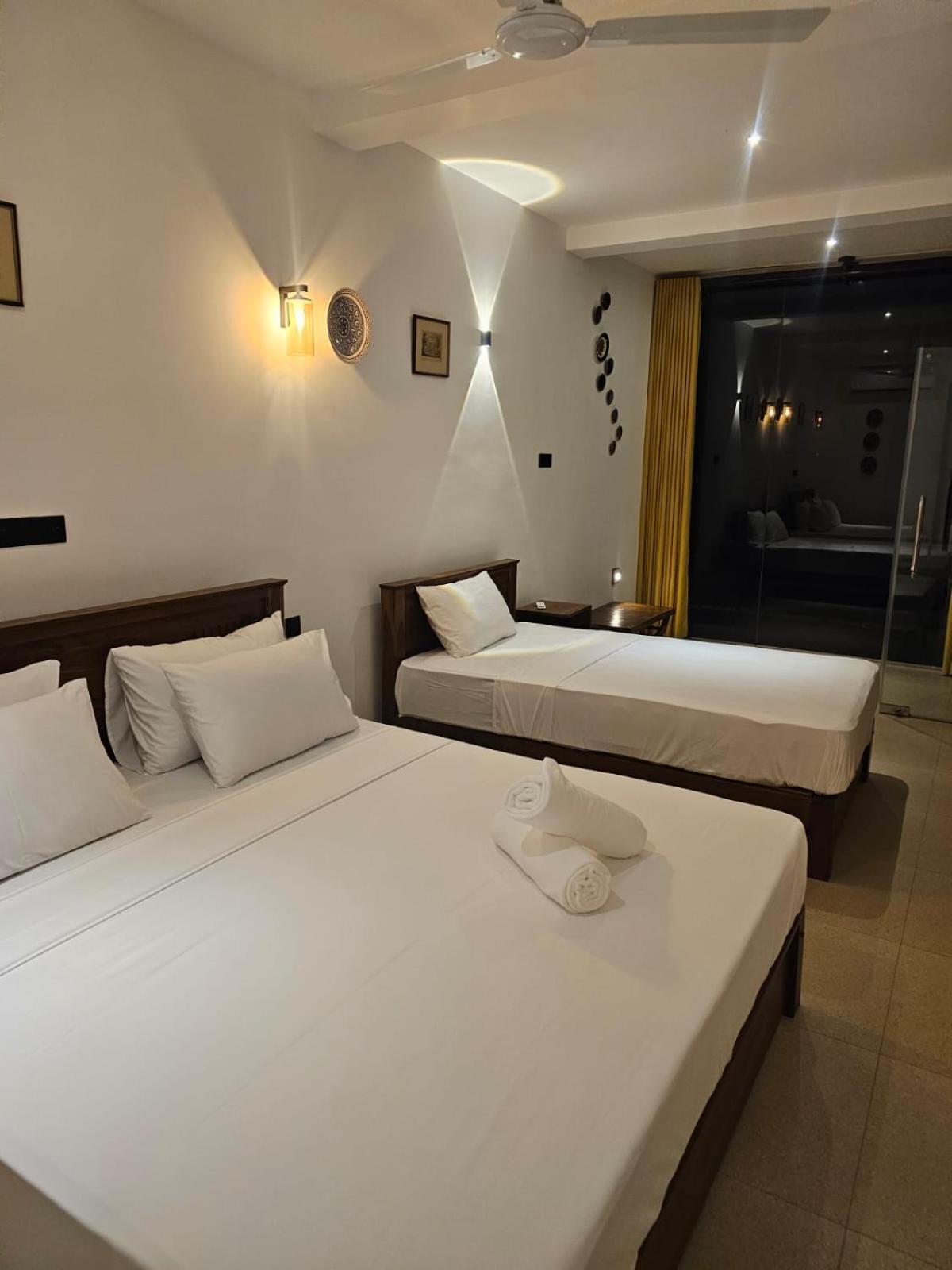 Kings Bay Beach Resort 高尔 外观 照片